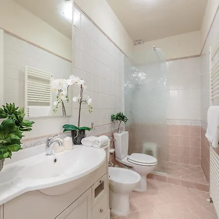 Spacious With Elevator Along Via Guinigi 아파트 루카