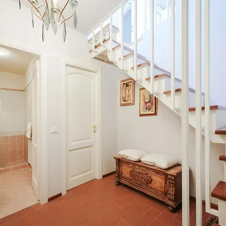 Spacious With Elevator Along Via Guinigi 아파트 루카